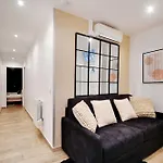 Enchanting 2 Bdr Parisian Apartment