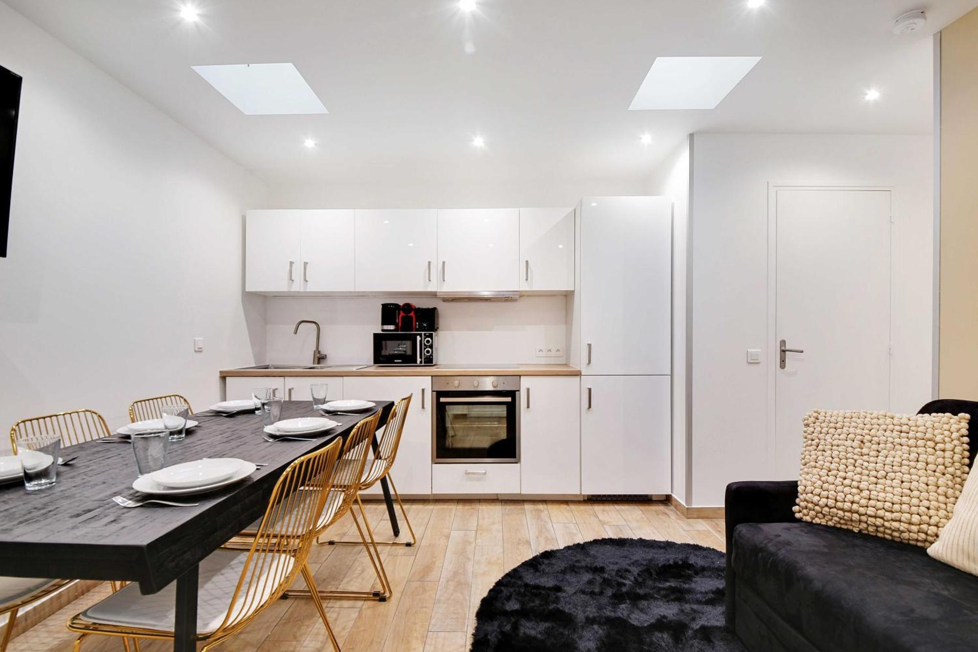 Enchanting 2 Bdr Parisian * Parigi